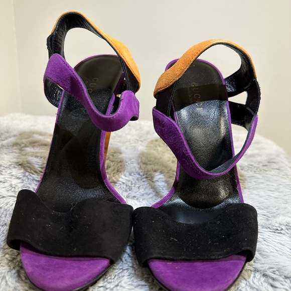 Gucci Women’s Suede Pumps - Picture 3 of 4